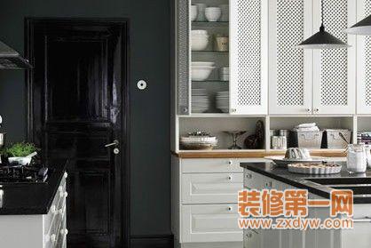 白色橱柜 黑色台面 黑色厨电
