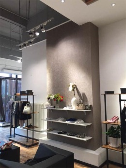 万达金街服装店